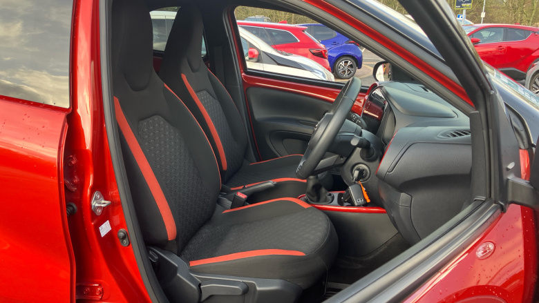 Toyota Aygo X 1.0 VVT-i Edge 5dr Petrol Hatchback